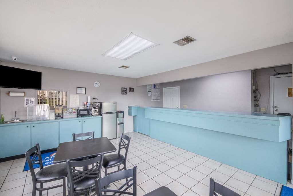 Americas Best Value Inn Giddings Interior photo