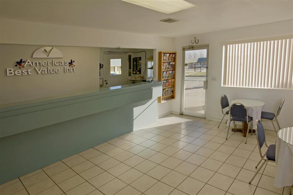 Americas Best Value Inn Giddings Interior photo